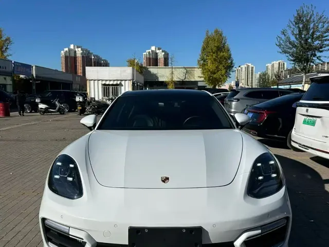 Porsche Panamera — Фото автомобиля 2