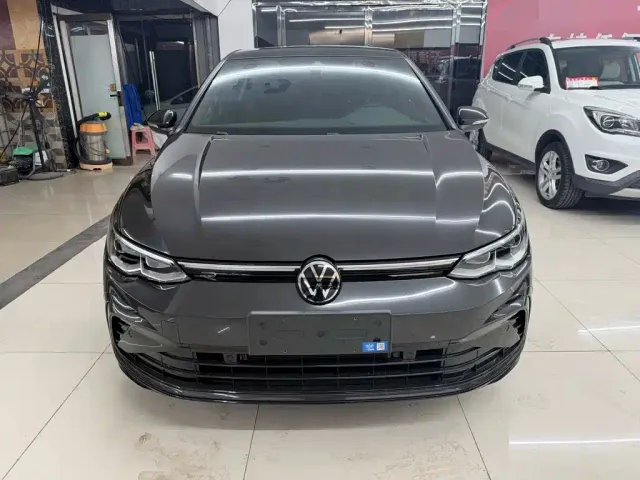 Volkswagen Golf — Фото автомобиля 2