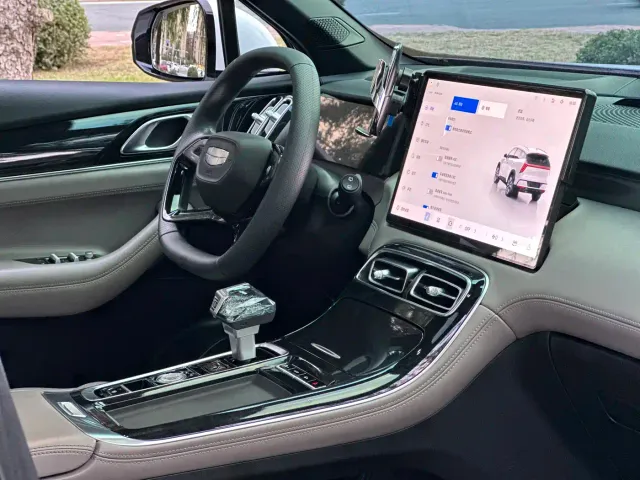 Geely Boyue L — Фото автомобиля 17