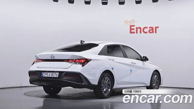 Hyundai Avante CN7 — Фото автомобиля 2