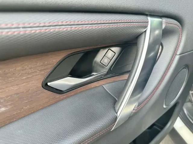 Land Rover Discovery Sport — Фото автомобиля 11