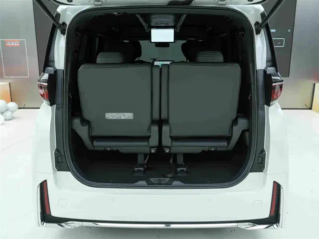 Toyota Vellfire — Фото автомобиля 26