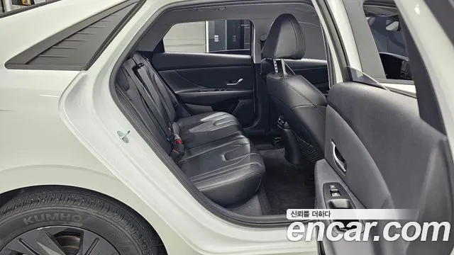 Hyundai AVANTE Avante (CN7) — Фото автомобиля 12