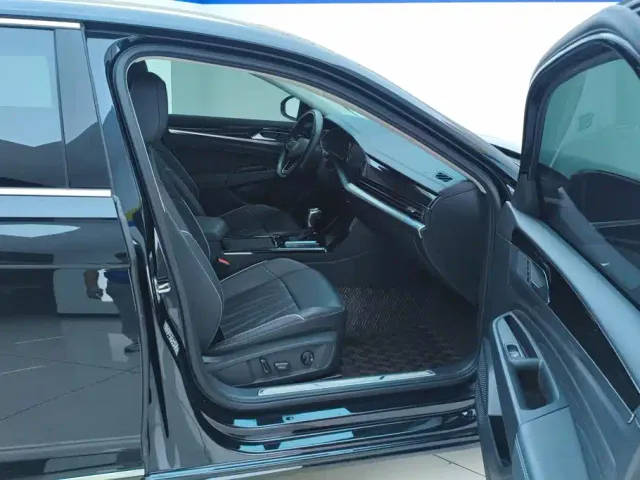 Volkswagen Passat — Фото автомобиля 8