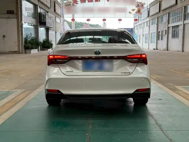 Toyota Avalon — Фото автомобиля 5