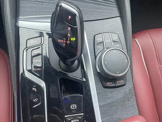 BMW 5 Series — Фото автомобиля 11