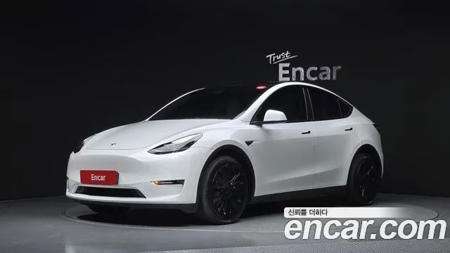 Фотография автомобиля — Tesla Model Y