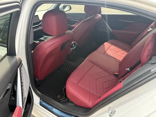 BMW 5 Series — Фото автомобиля 8