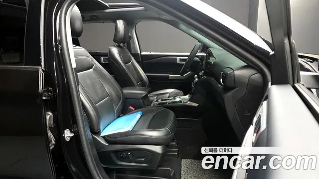 Ford Explorer — Фото автомобиля 11