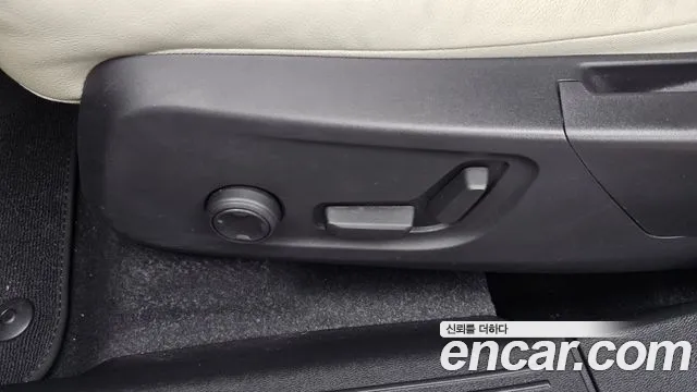 Volvo XC40 — Фото автомобиля 26
