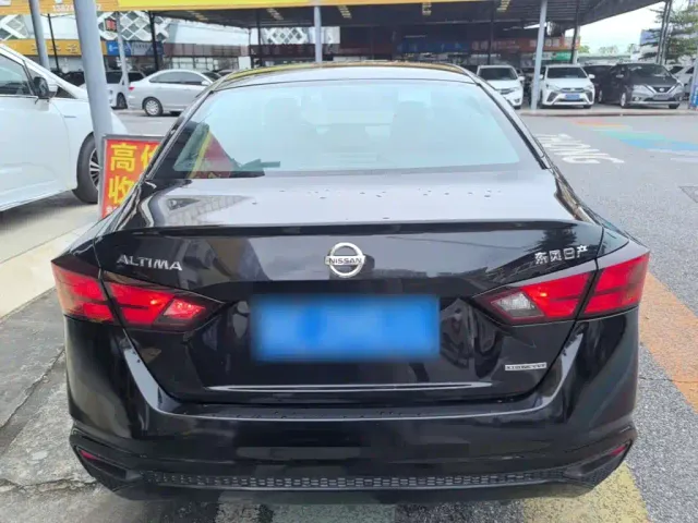 Nissan Teana — Фото автомобиля 5