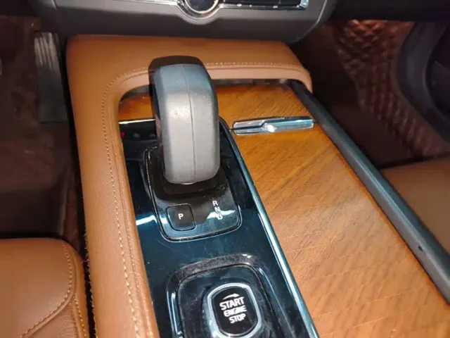 Volvo S90 — Фото автомобиля 13