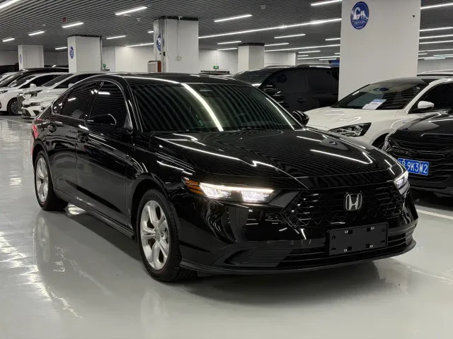 Honda Accord — Фото автомобиля 3