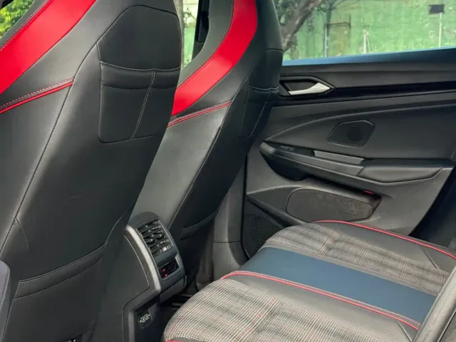 Volkswagen Golf GTI — Фото автомобиля 14