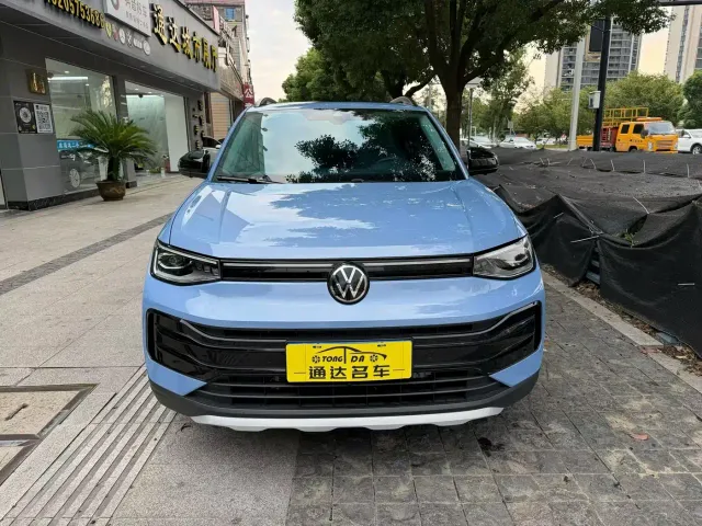 Фотография автомобиля — Volkswagen Tharu