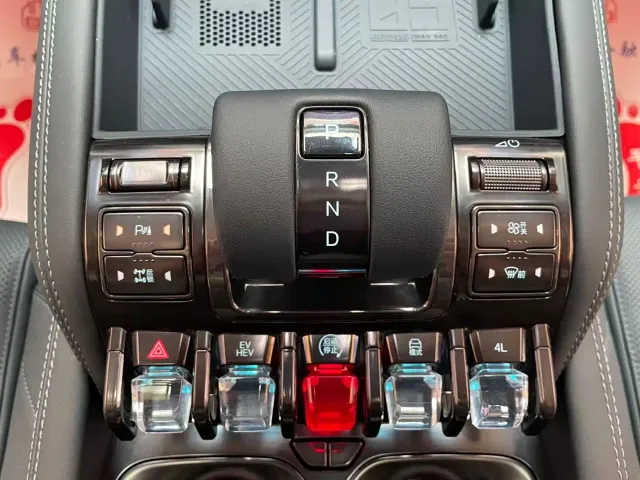 BYD FangChengBao Leopard 5 — Фото автомобиля 12