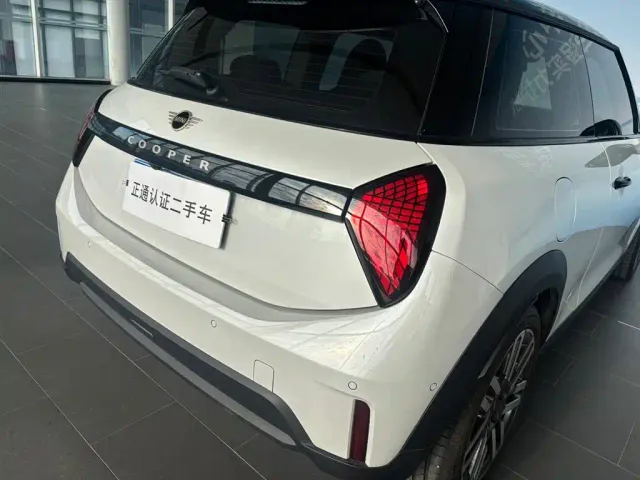 MINI Hatch — Фото автомобиля 14