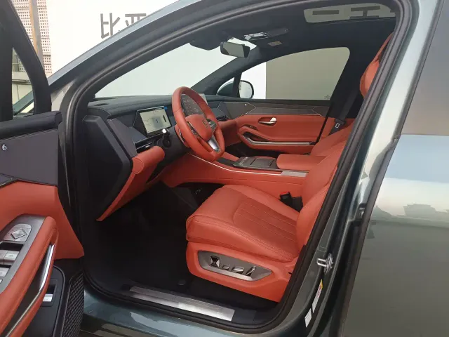 BYD Tang L — Фото автомобиля 8