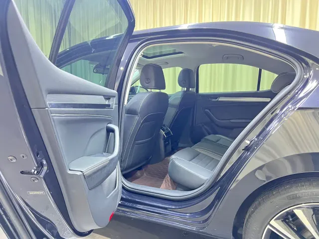 Skoda Superb — Фото автомобиля 10