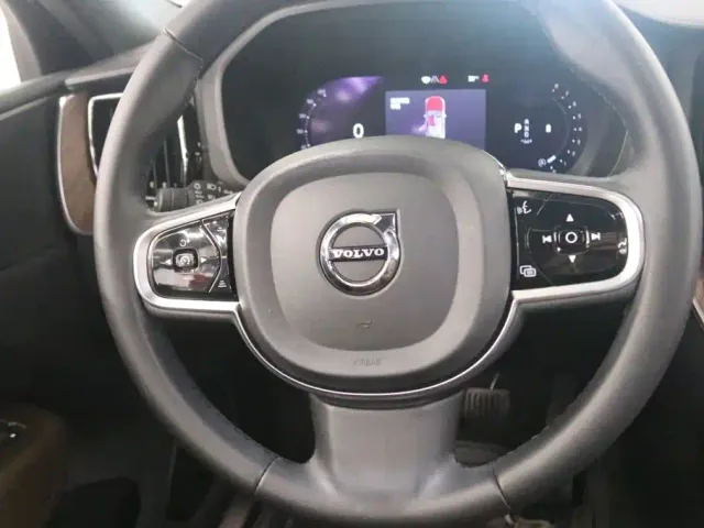 Volvo XC60 — Фото автомобиля 6