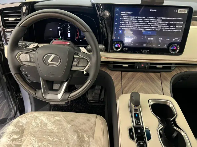 Lexus LM — Фото автомобиля 5