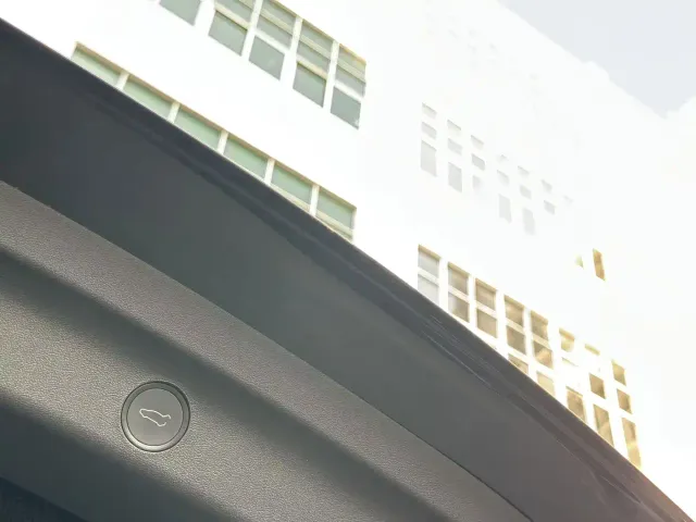 Tesla Model Y — Фото автомобиля 22