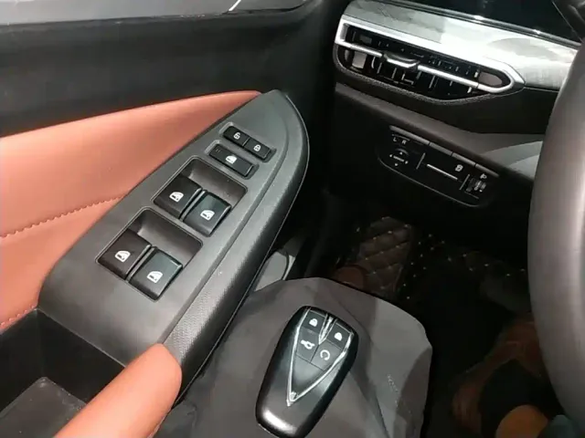 Changan Eado — Фото автомобиля 8