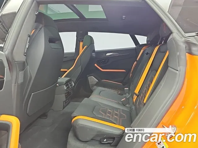 Lamborghini Urus — Фото автомобиля 13