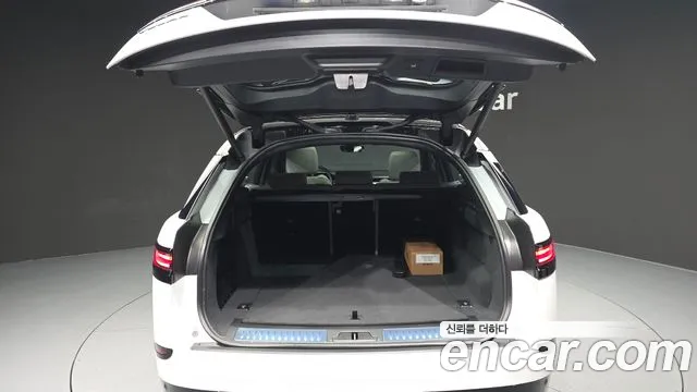 Land Rover Range Rover Velar — Фото автомобиля 26