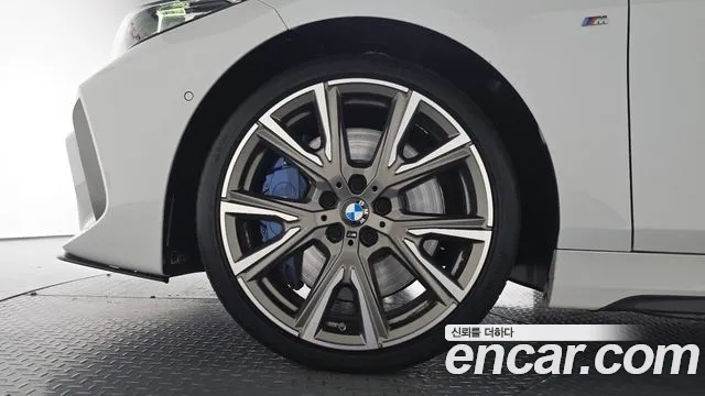 BMW 1 Series F40 — Фото автомобиля 4