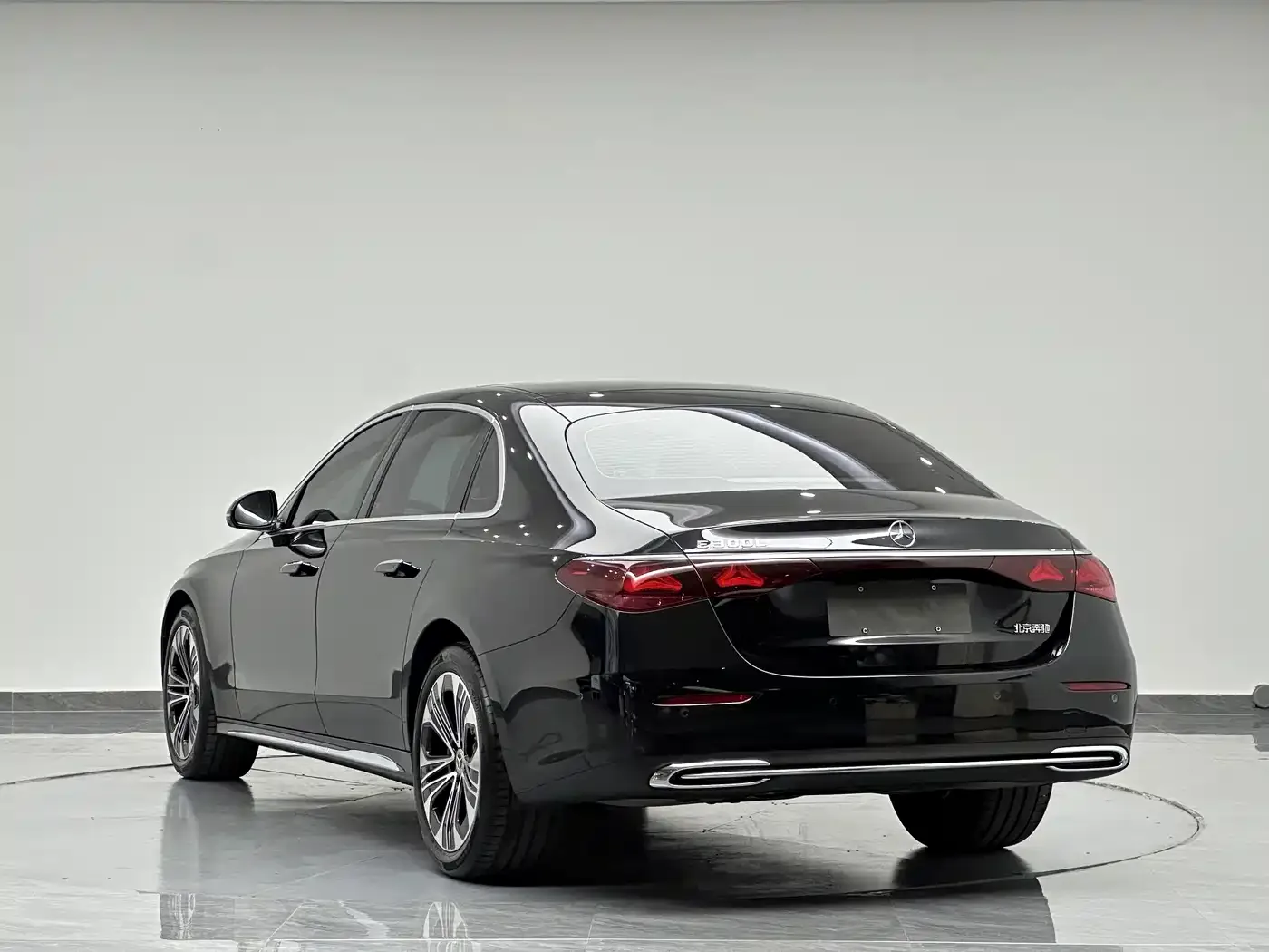 Mercedes-Benz Mercedes-Benz E-Class 2025 E 300 L Luxury — Фото автомобиля 6