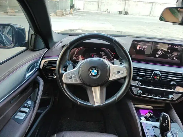 BMW 5 Series — Фото автомобиля 10