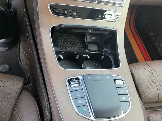 Mercedes-Benz E-Class — Фото автомобиля 15