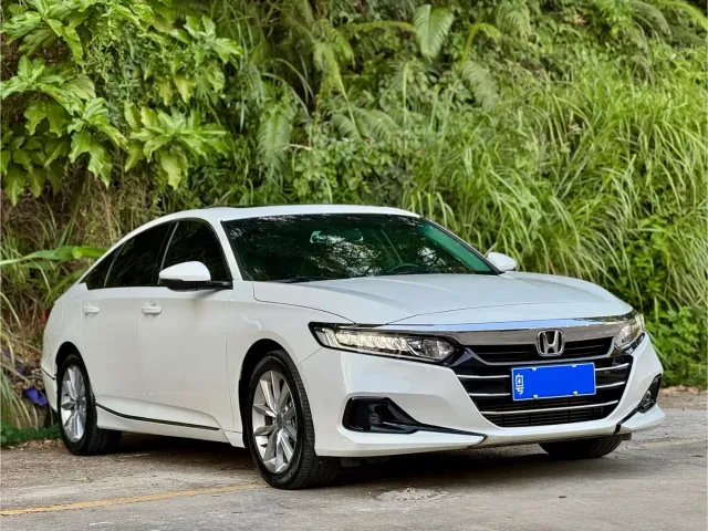 Honda Accord — Фото автомобиля 3