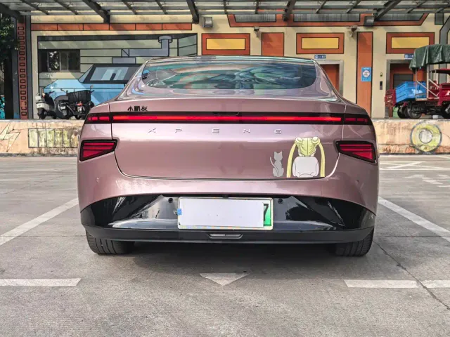 Xpeng P7 — Фото автомобиля 16