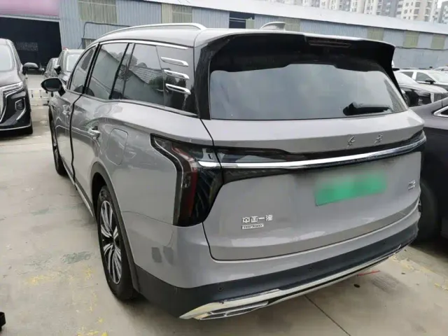 Hongqi HS7 PHEV — Фото автомобиля 4