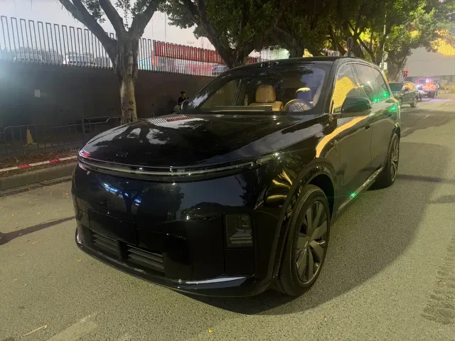 Li Auto L9 — Фото автомобиля 3