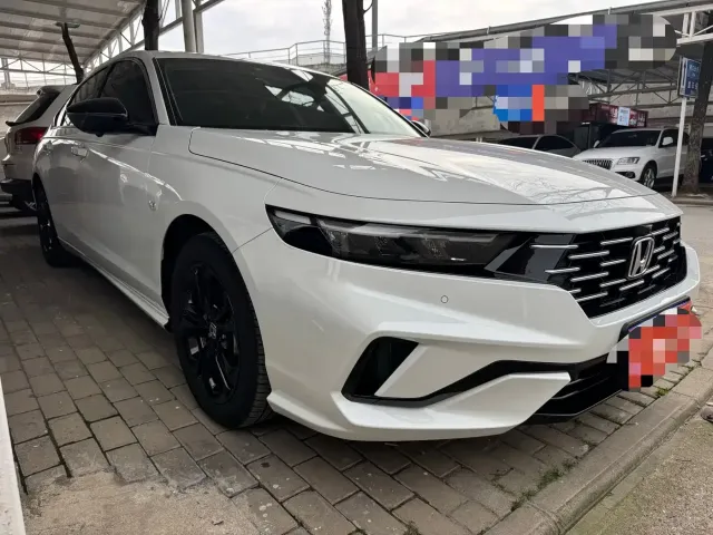 Honda Accord — Фото автомобиля 3