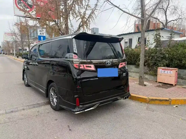 Toyota Vellfire — Фото автомобиля 10