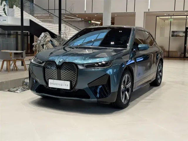 Фотография автомобиля — BMW iX