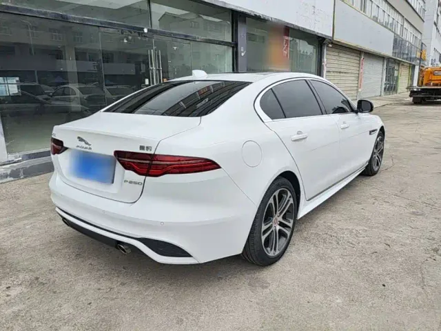 Jaguar XEL — Фото автомобиля 6