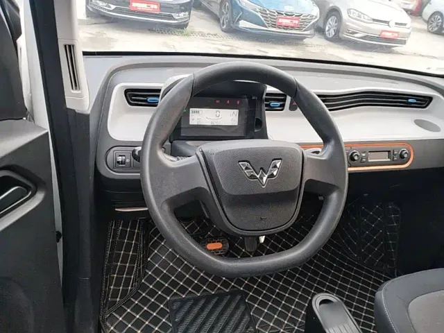 Wuling Hongguang Mini EV — Фото автомобиля 10