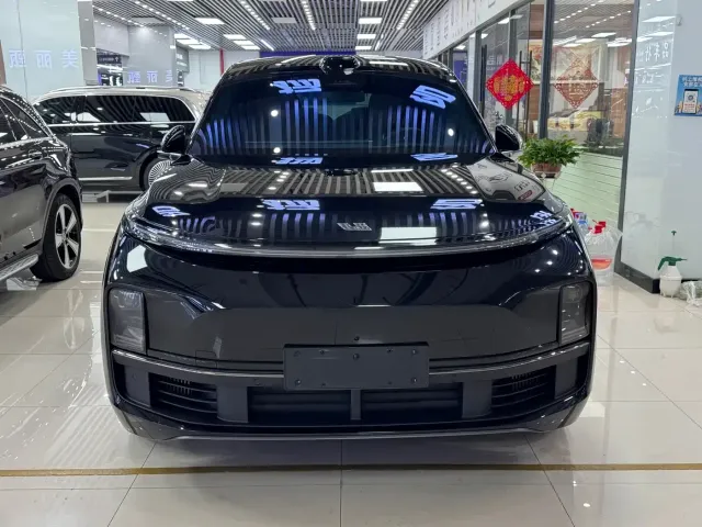 Li Auto L8 — Фото автомобиля 3