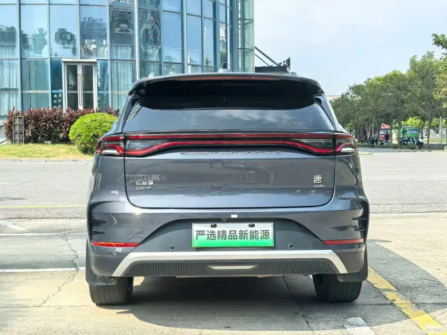BYD Tang — Фото автомобиля 24