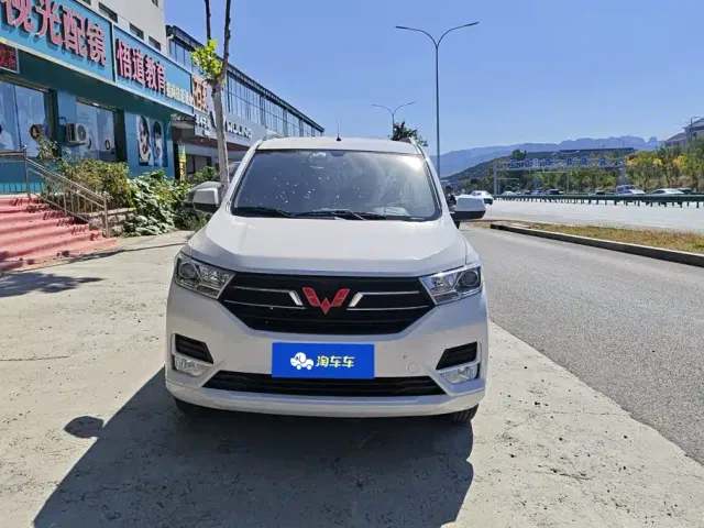 Wuling Hongguang — Фото автомобиля 2