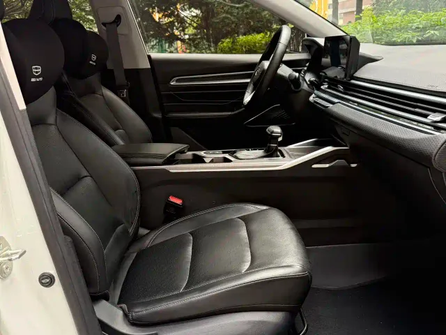 Geely Emgrand — Фото автомобиля 15