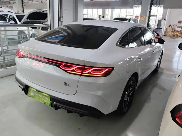 BYD Qin L — Фото автомобиля 6
