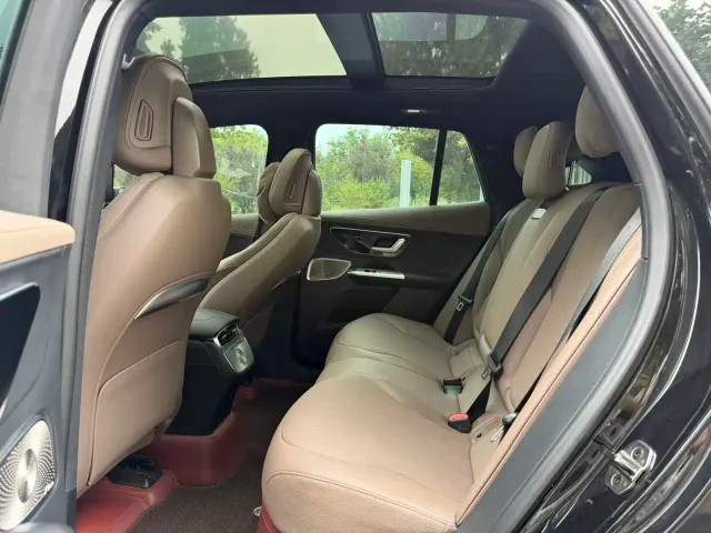 Mercedes-Benz EQE SUV — Фото автомобиля 6