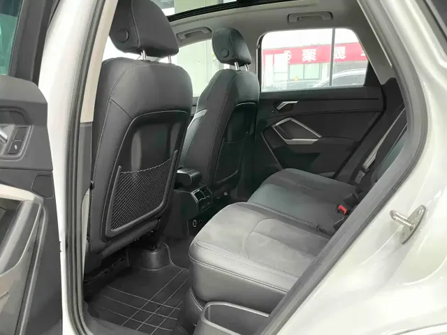 Audi Q3 — Фото автомобиля 10