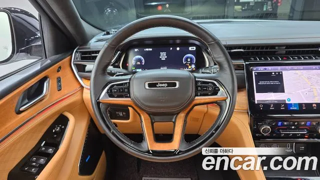 Jeep Cherokee — Фото автомобиля 6